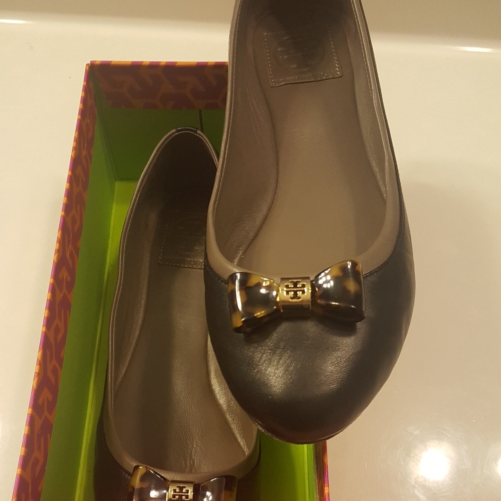 Shoes - Picture 2 of 3